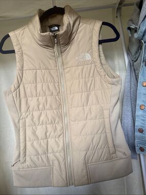 The North Face Women's Light Beige Quilted Vest